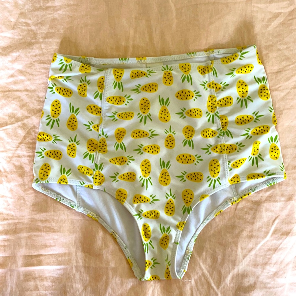Kortni and Jeane bikini bottom
